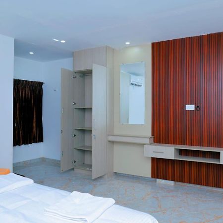 Grand Sangeetham Inn Tiruchchendūr Buitenkant foto