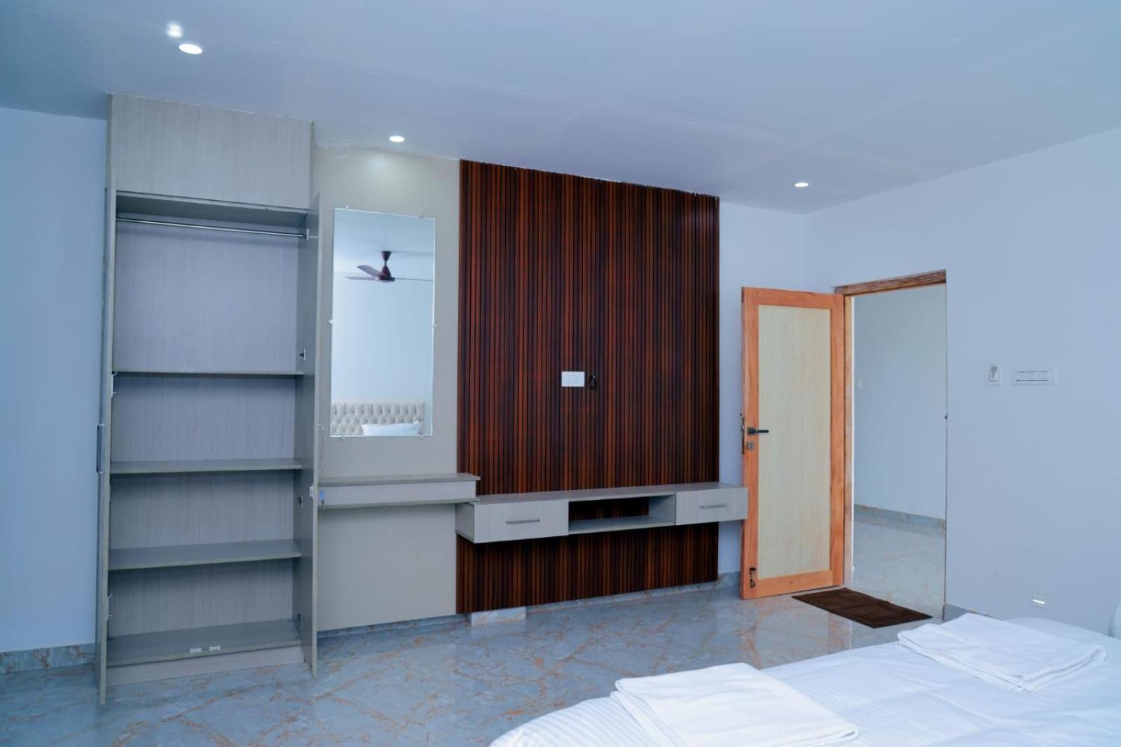 Grand Sangeetham Inn Tiruchchendūr Buitenkant foto