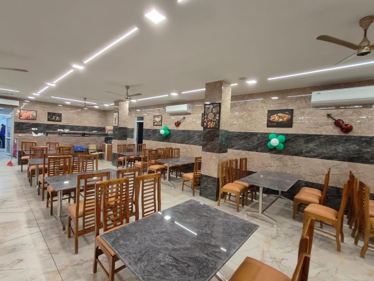 Grand Sangeetham Inn Tiruchchendūr Buitenkant foto